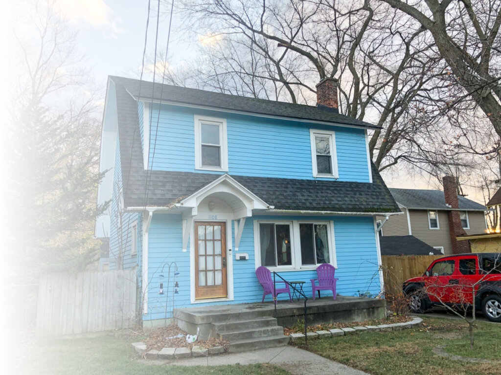 Lakeshore Home Buyer That Bright Blue House on Fisk